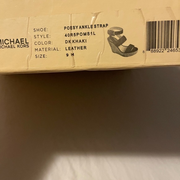 Michael Kors Brand new platform sandals - Picture 7 of 16